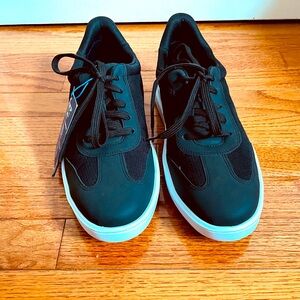 Rockport Men’s Black Step In Sneakers Shoes New Size 9.5